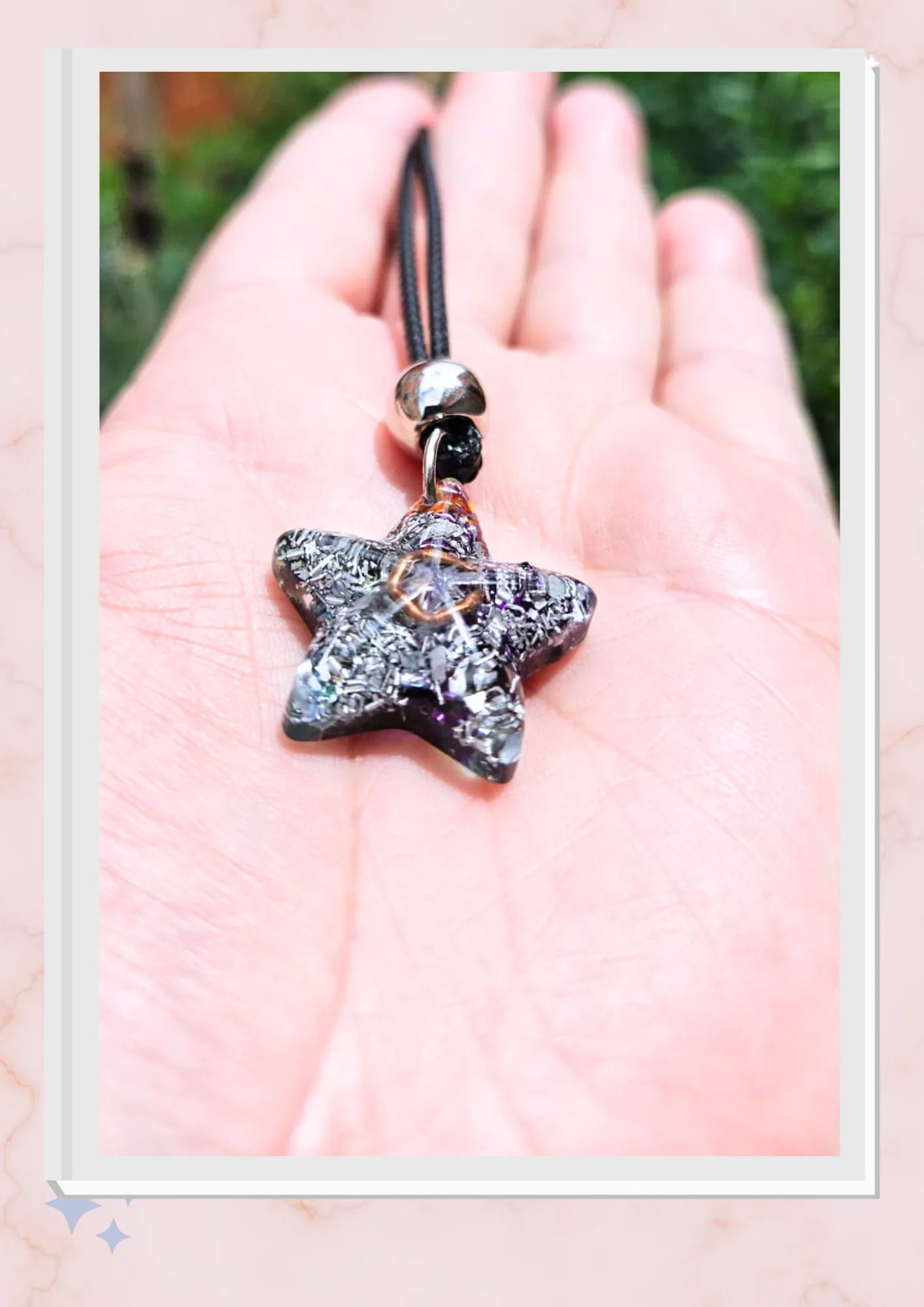 Collar pequeño, Estrella gris