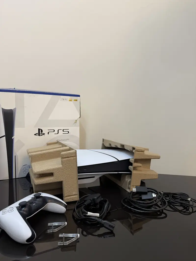 Ps5 slim disc edition 2116 matte finish model with box