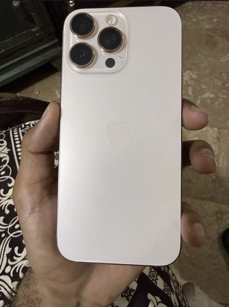 Apple iPhone 16 Pro Max