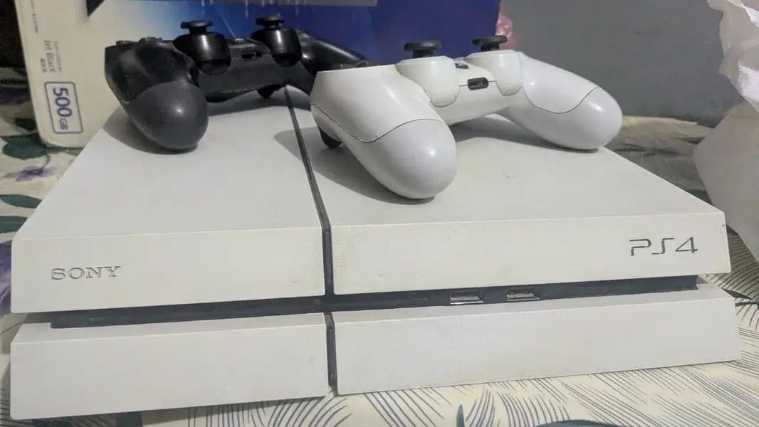 Playstation 4 Fat 500GB With 2 Controllers for sale