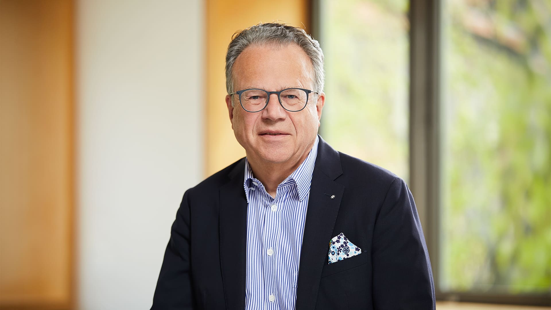 Dr. Frank Weise