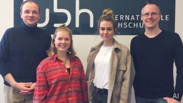 Projektteam Simulation als Theorie-Praxis-Transfer: Professionalitätsentwicklung im Studium der Sozialen Arbeit (SimPSon), AI-generated