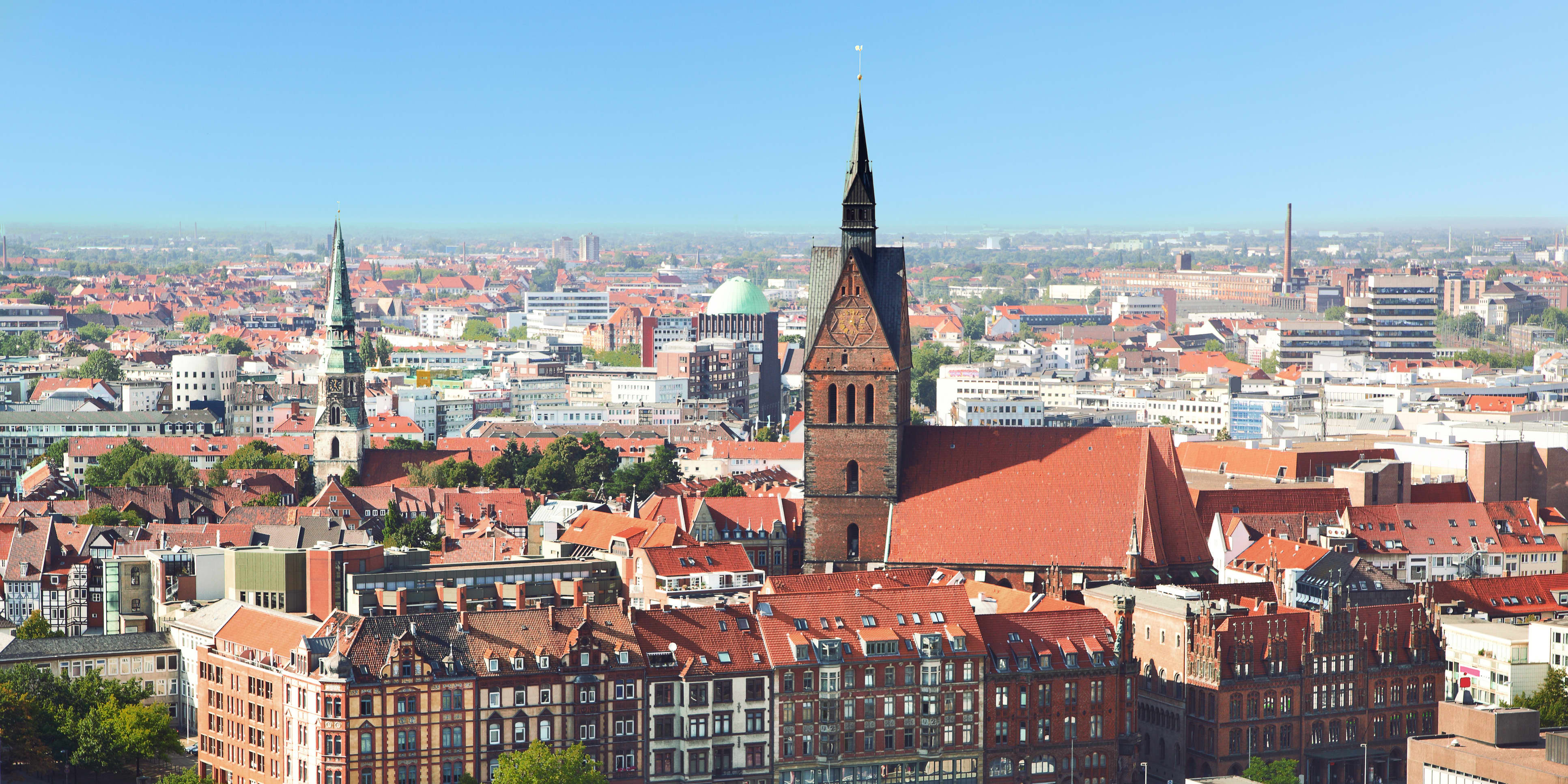 Titelbild für Infoseite "duales Studium BWL Hannover": Blick auf Stadt