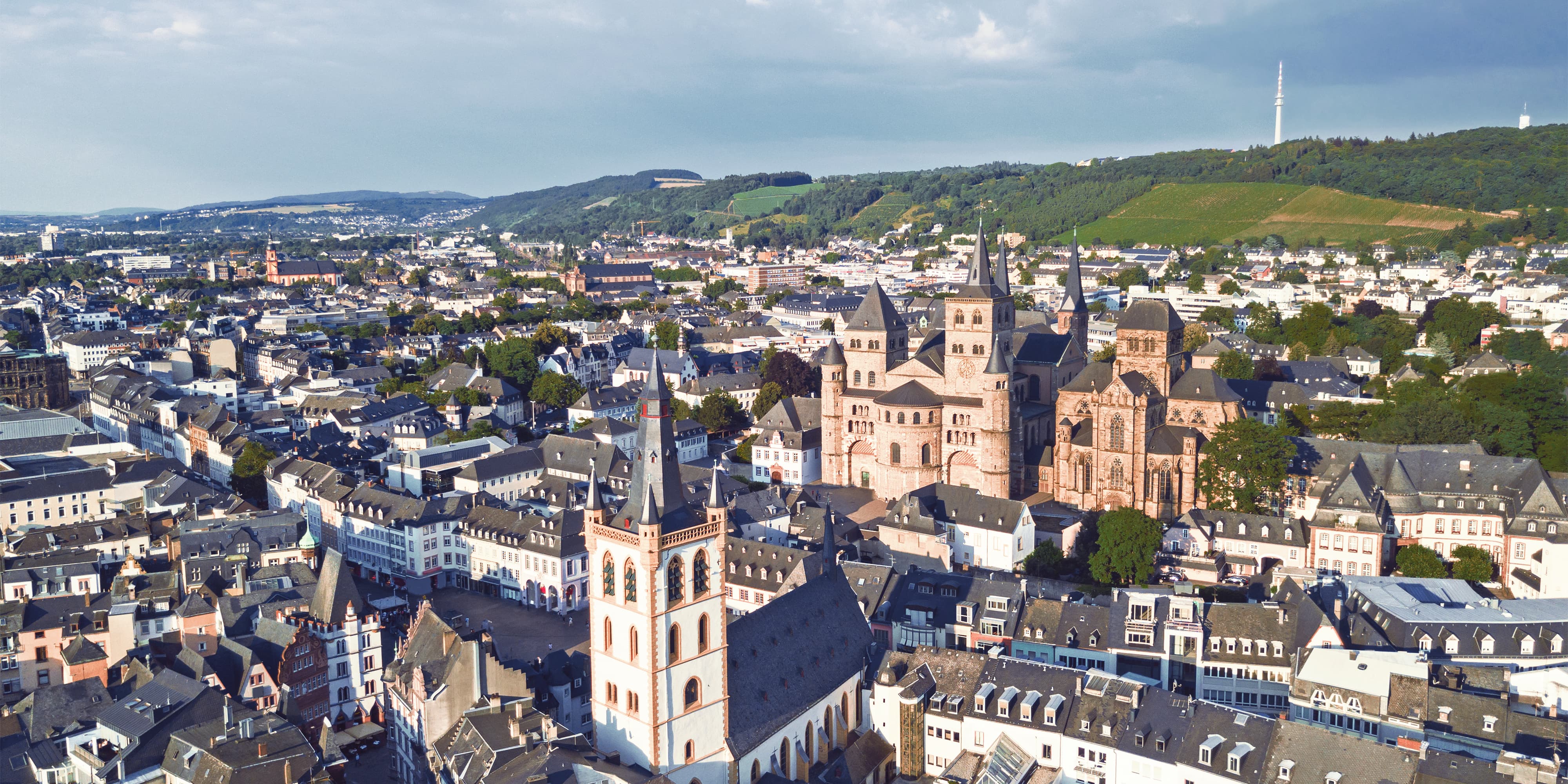 Titelbild für Infoseite "duales Studium Trier": historische Gebäude in der Innenstadt