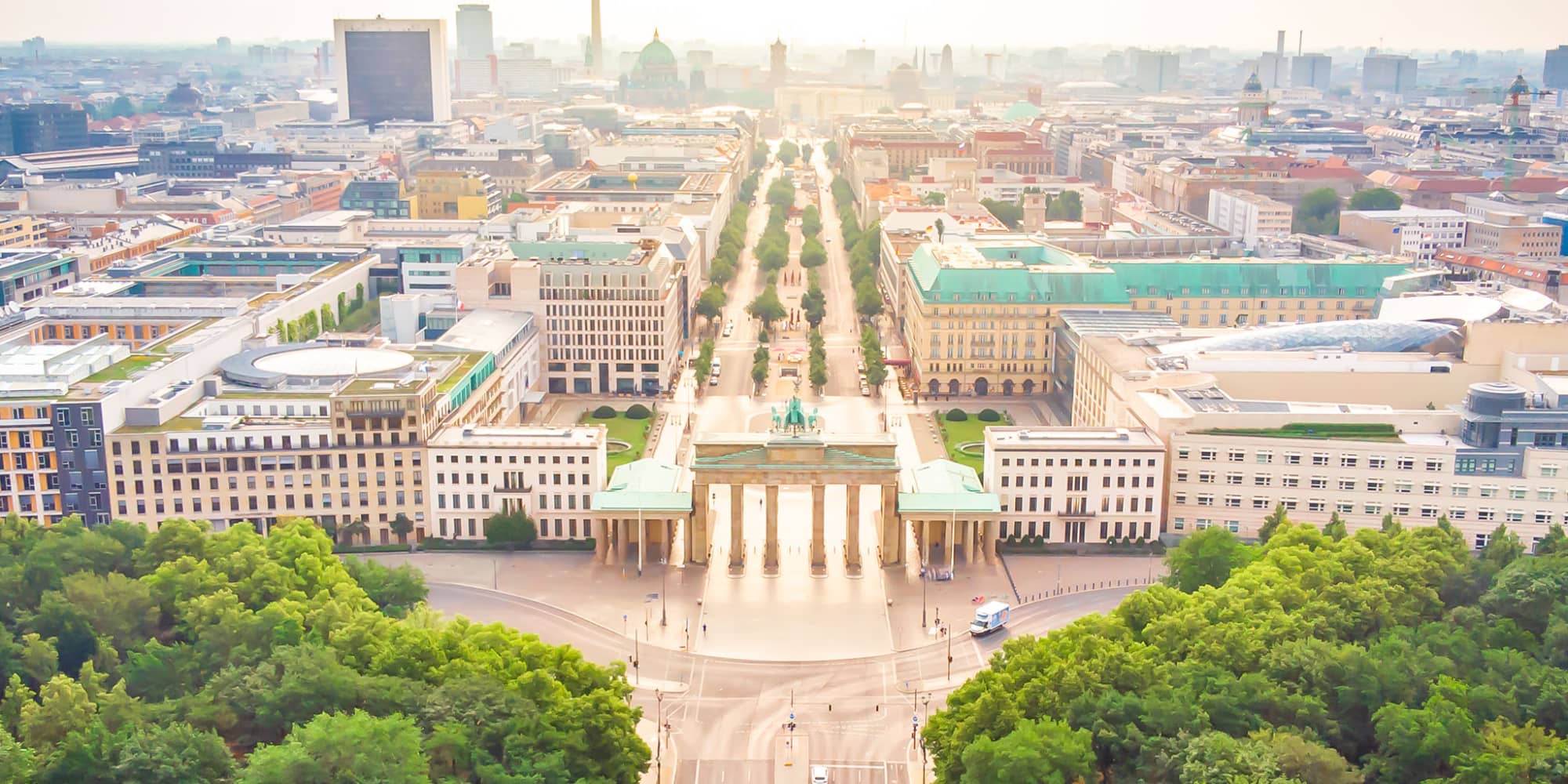 Panoramic view of the Brandemburg Tor in Berlin, Germany