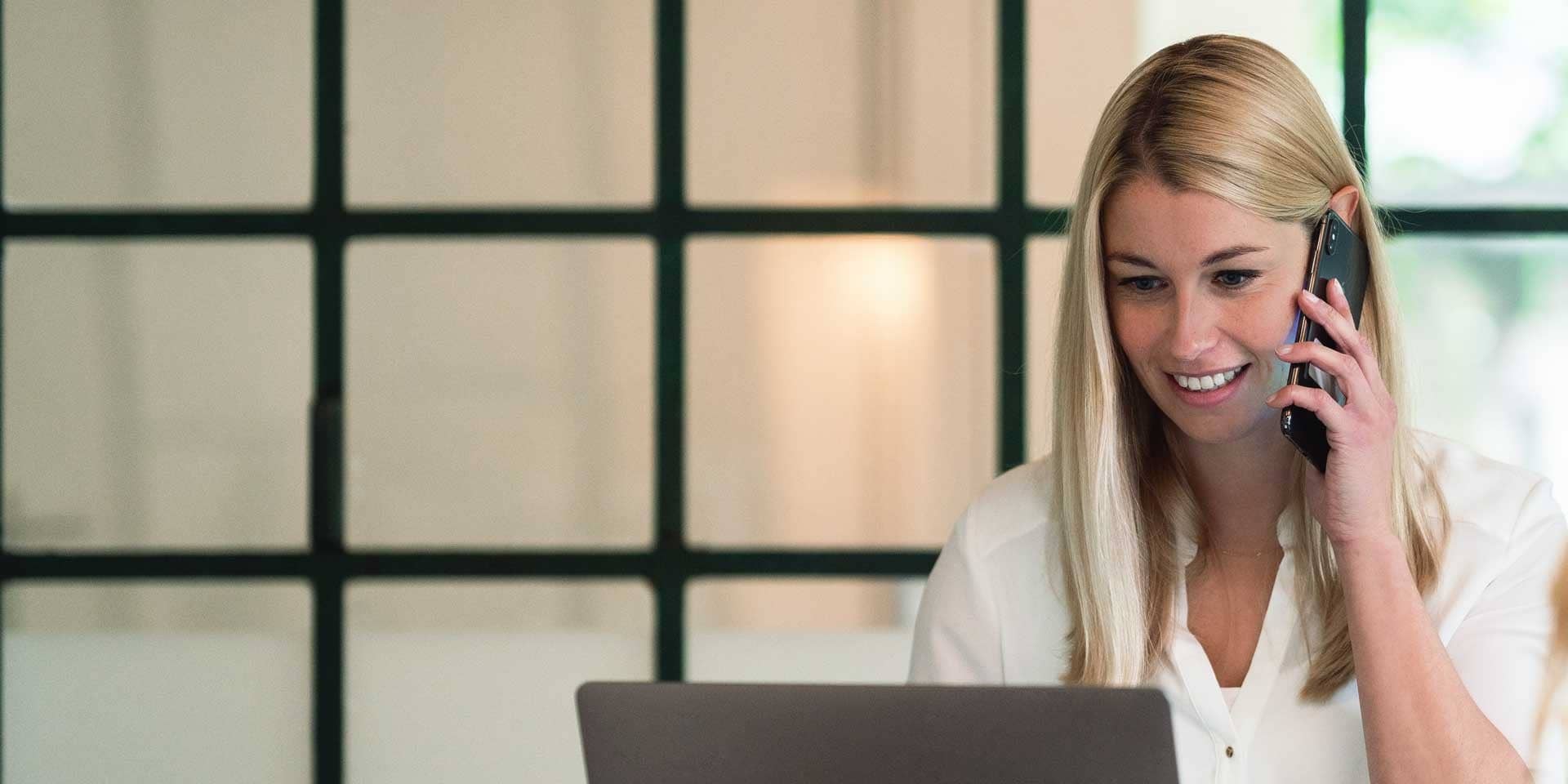 Julia Golombek bei der Arbeit
