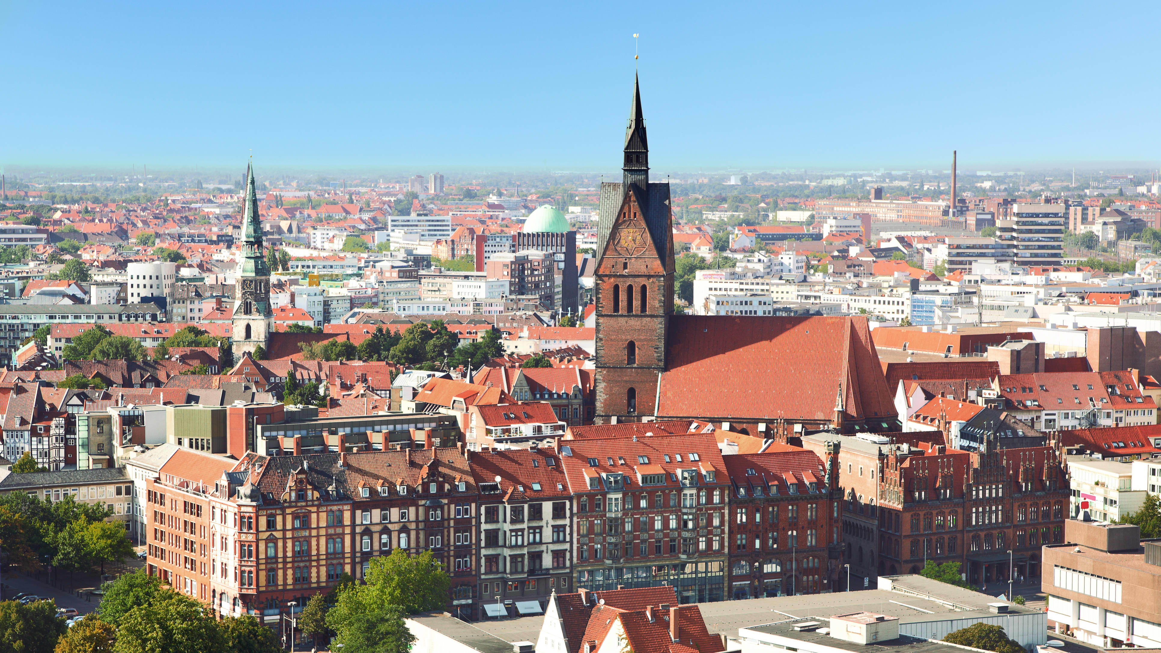 Titelbild auf Studienortseite "duales Studium Hannover": Stadtblick