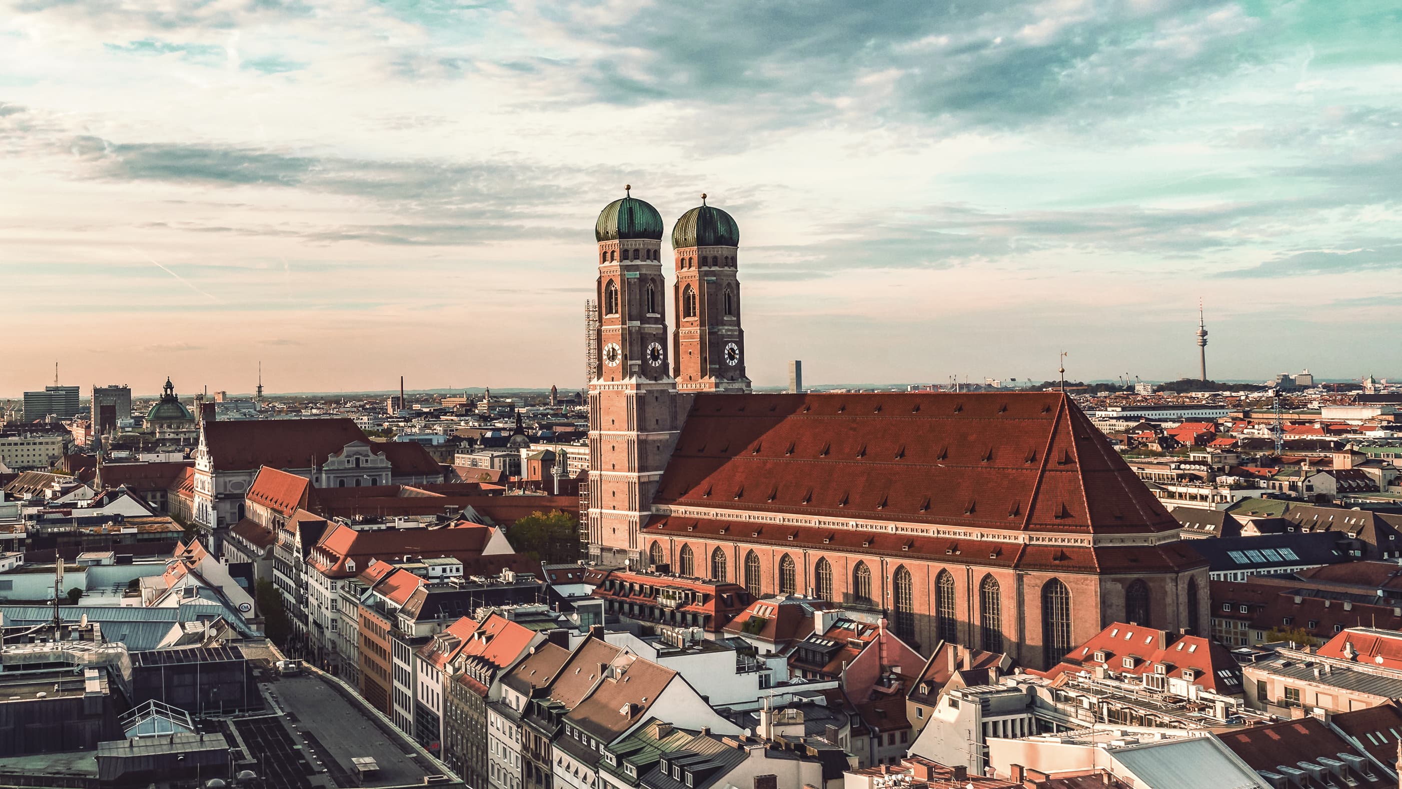 Titelbild auf Studiengangseite "duales Studium München": Stadtblick