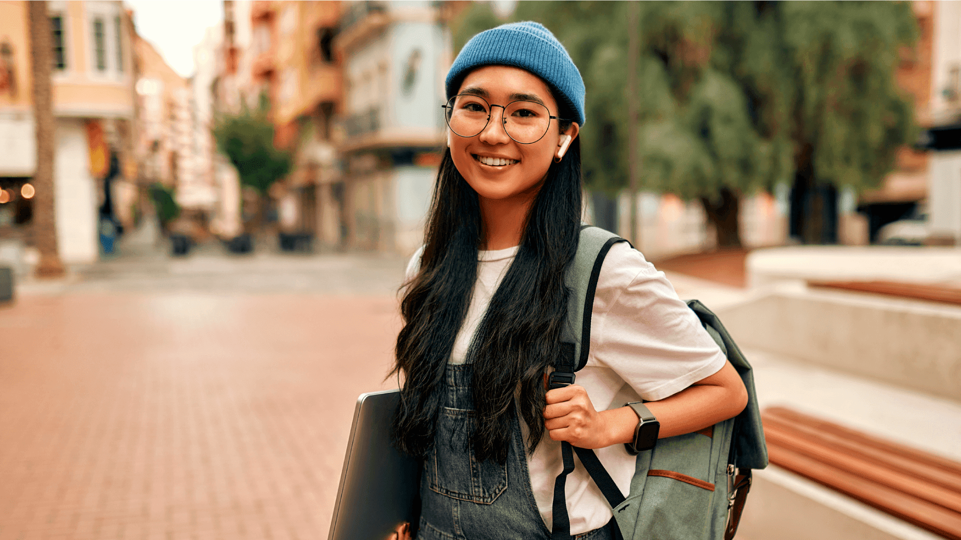 Woman travelling in a city before starting a degree in January