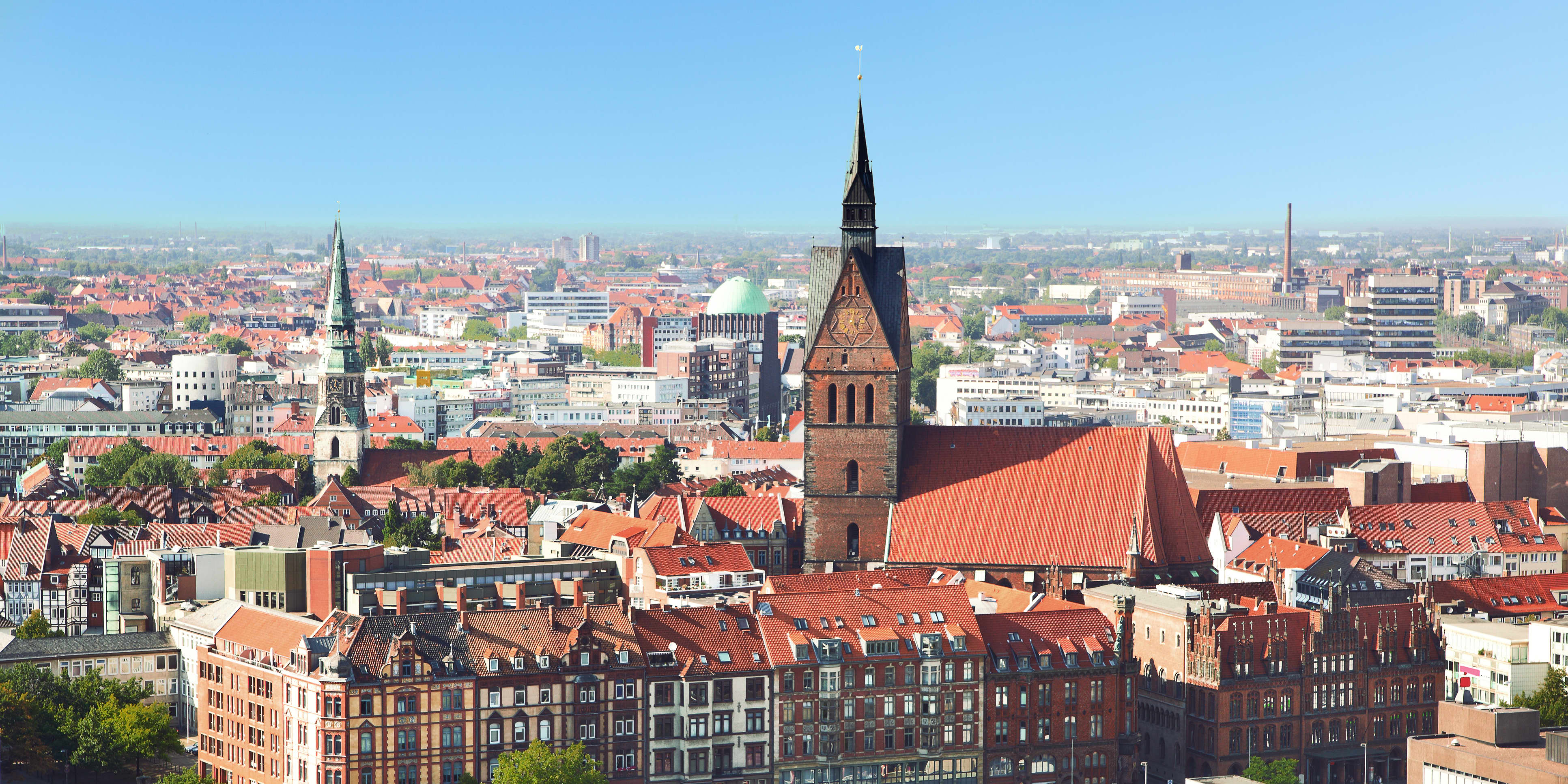 Titelbild auf Studienortseite "duales Studium Hannover": Stadtblick