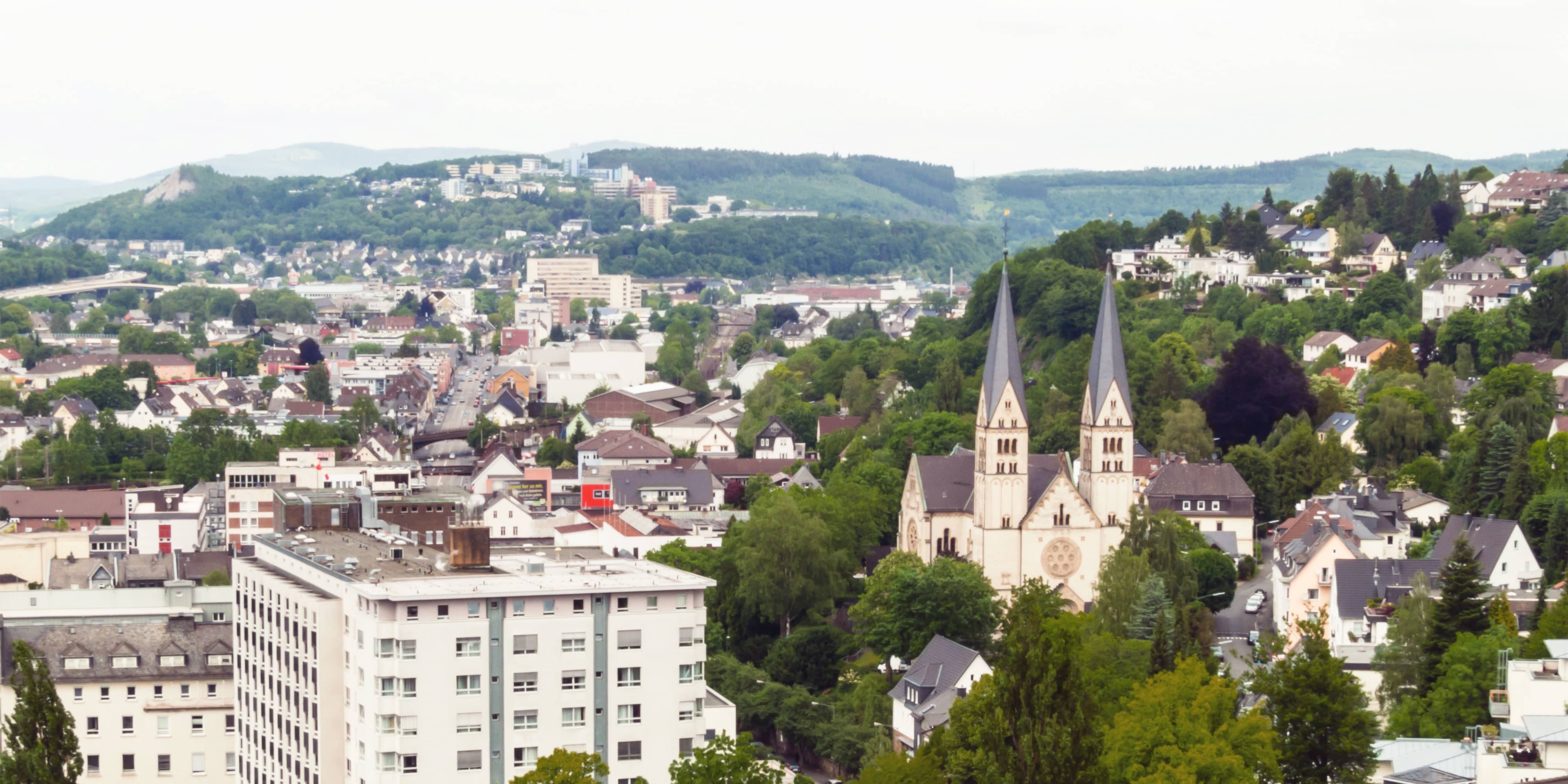 Titelbild für Infoseite "duales Studium Siegen": Sicht auf Stadt