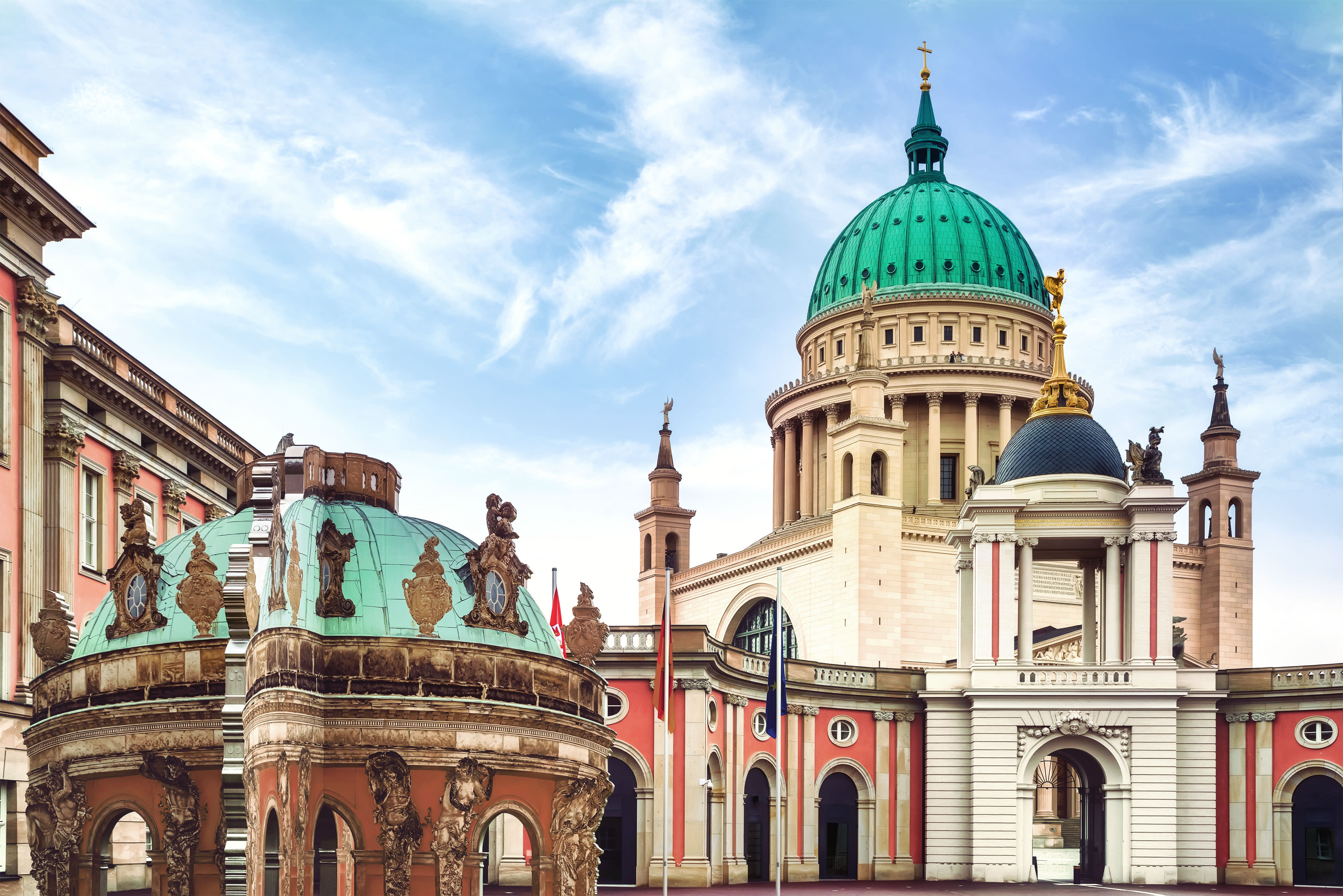 Titelbild für Infoseite "duales Studium Brandenburg": historische Gebäude