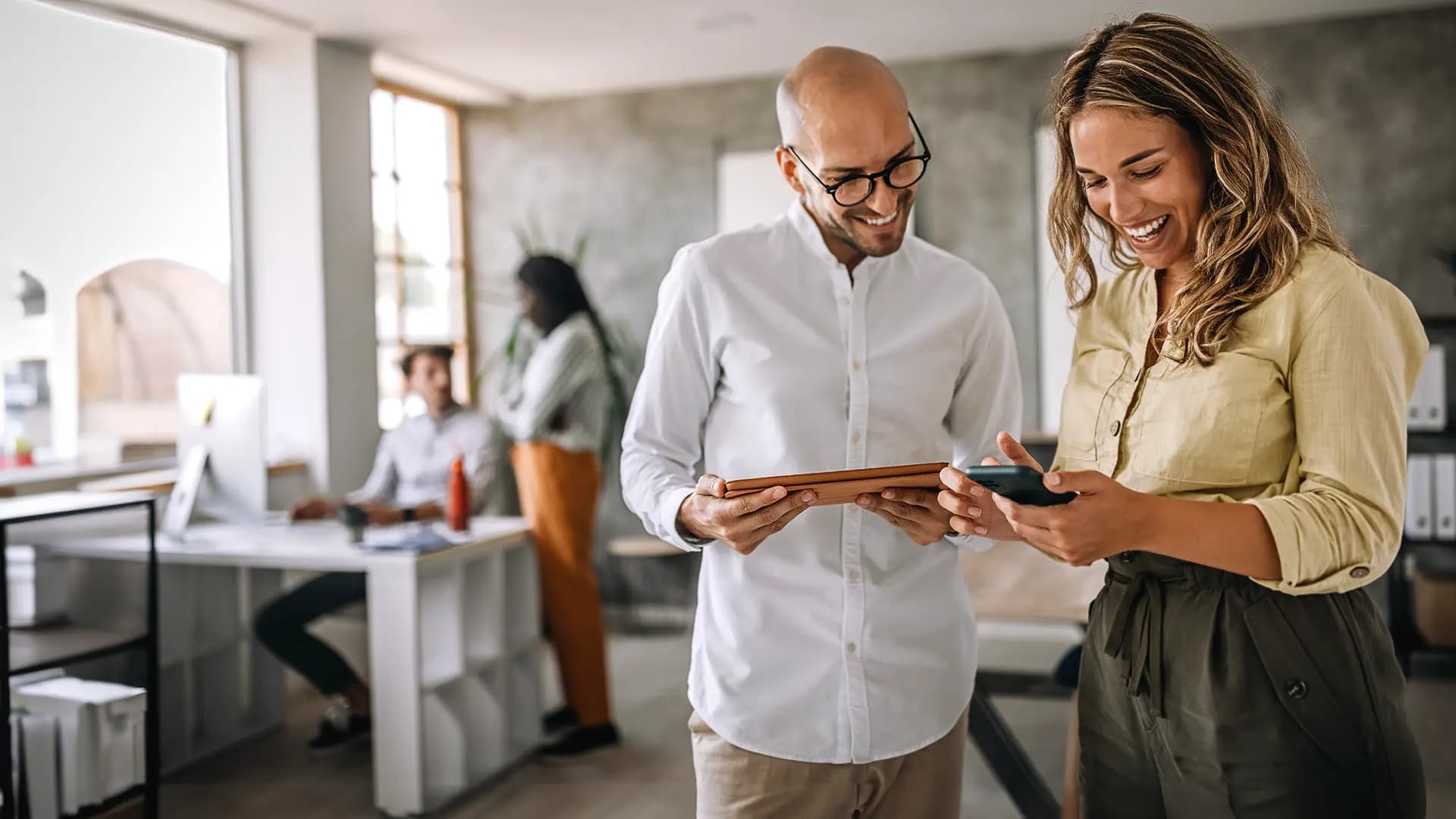 Titelbild zum Artikel: "Klicks, Content, Karriere: Dein Weg zum:r Social Media Manager:in "