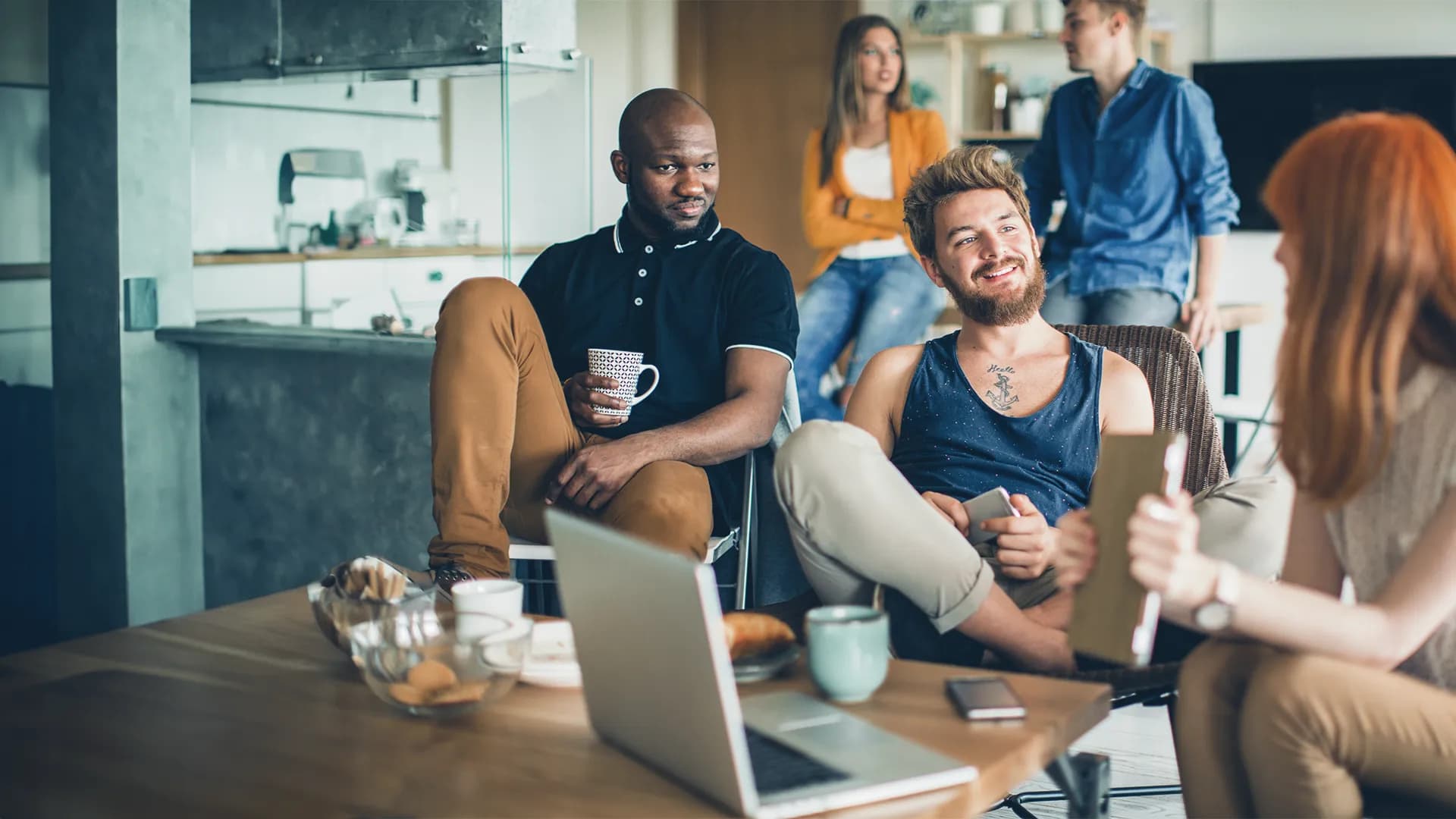 Fünf Studierende in WG