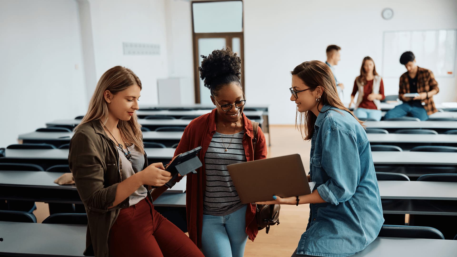 Aspiring data managers looking to join a number of free online courses and qualifications to learn key management techniques that will increase career salary potential.