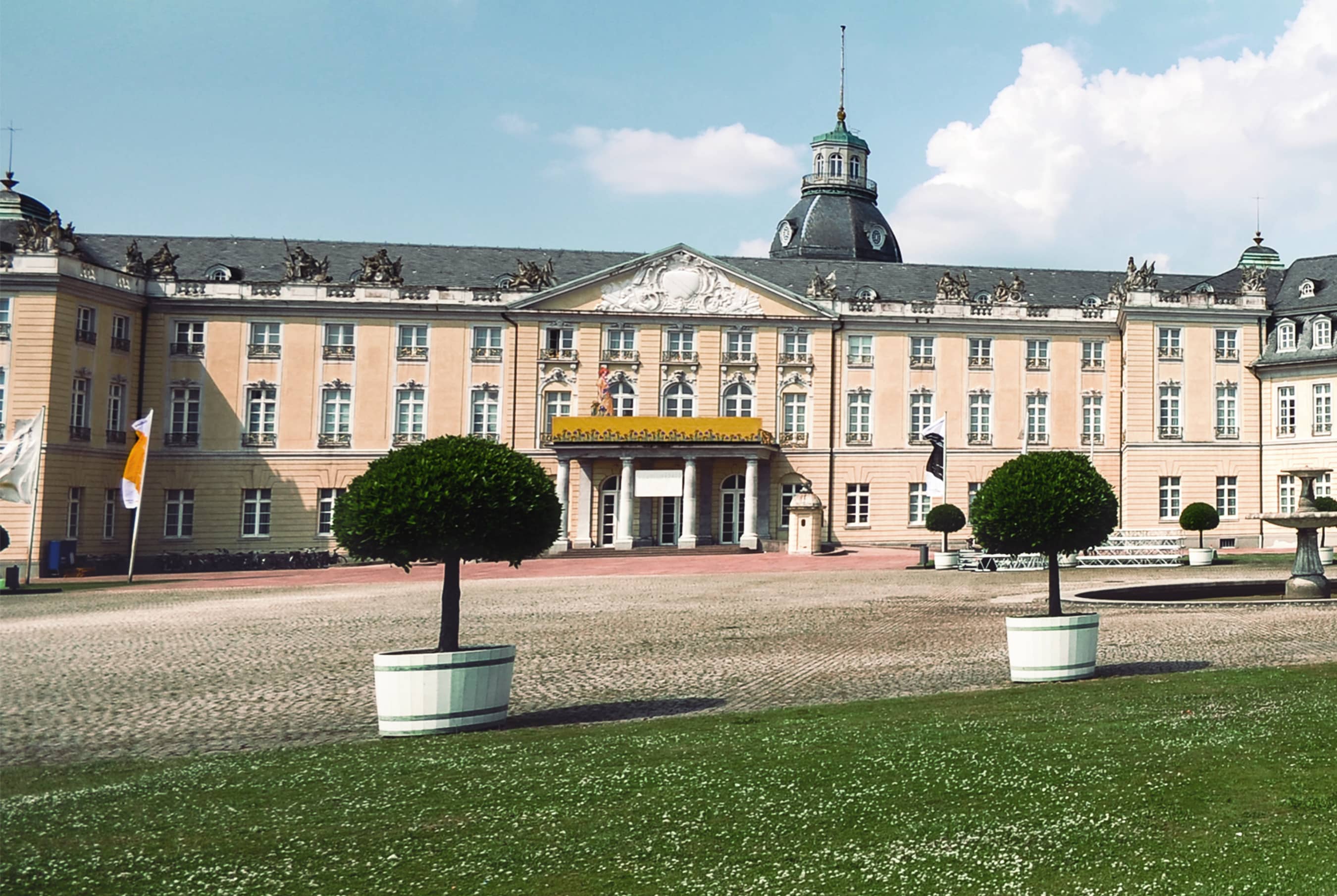 Titelbild auf Standortseite "duales Studium Karlsruhe"