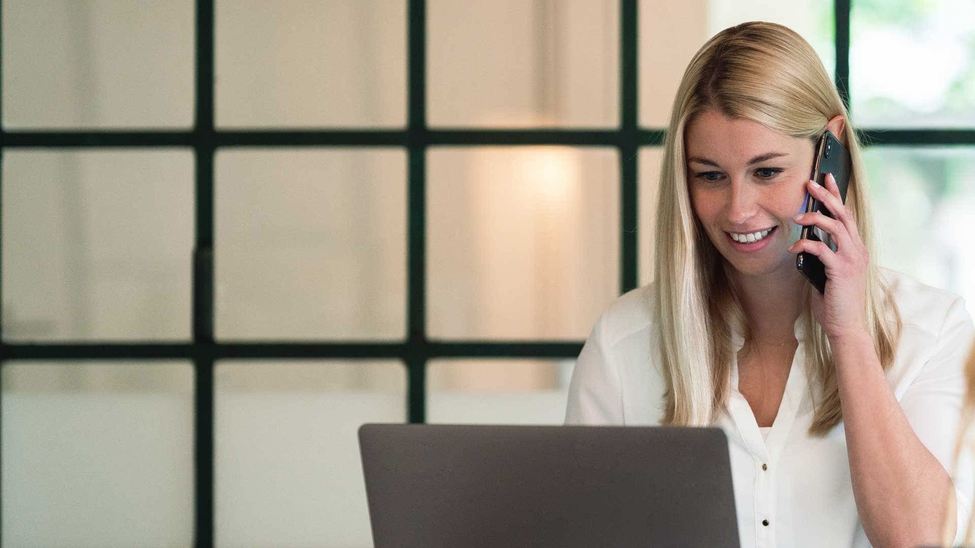 Julia Golombek bei der Arbeit