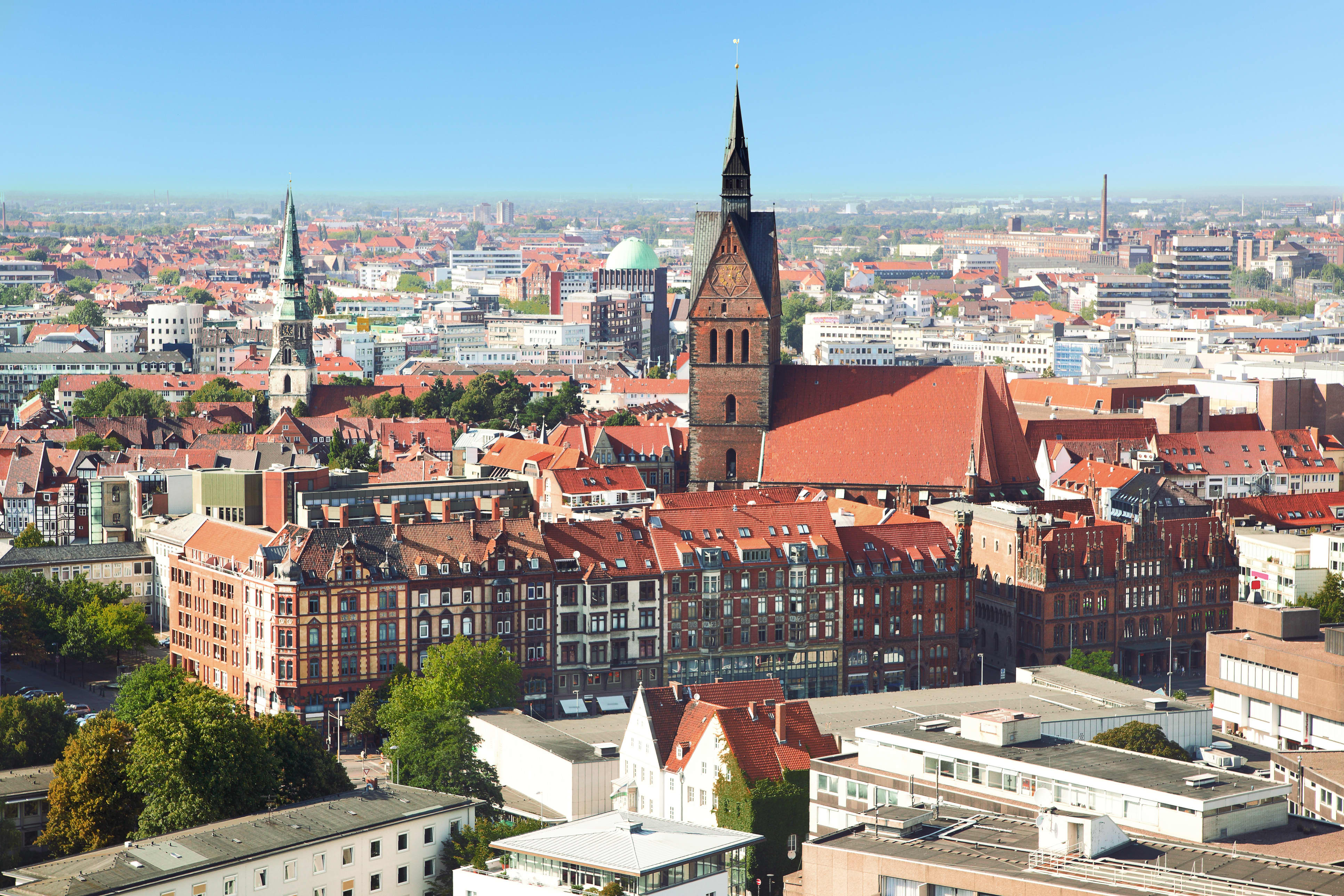 Titelbild für Infoseite "duales Studium soziale Arbeit Hannover": Blick auf historische Stadt