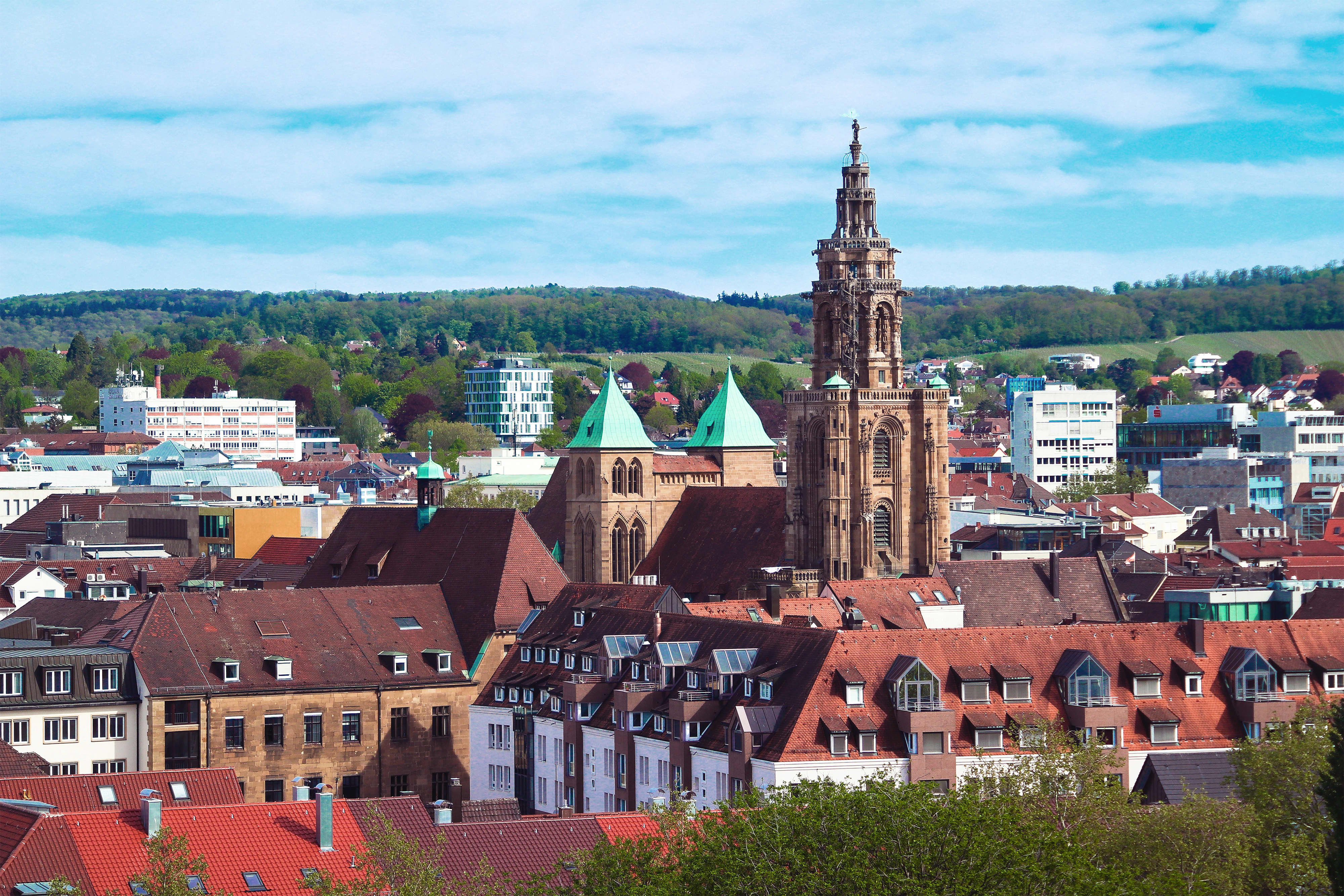 Titelbild für Infoseite "duales Studium Personalmanagement Heilbronn": Blick auf historische Gebäude