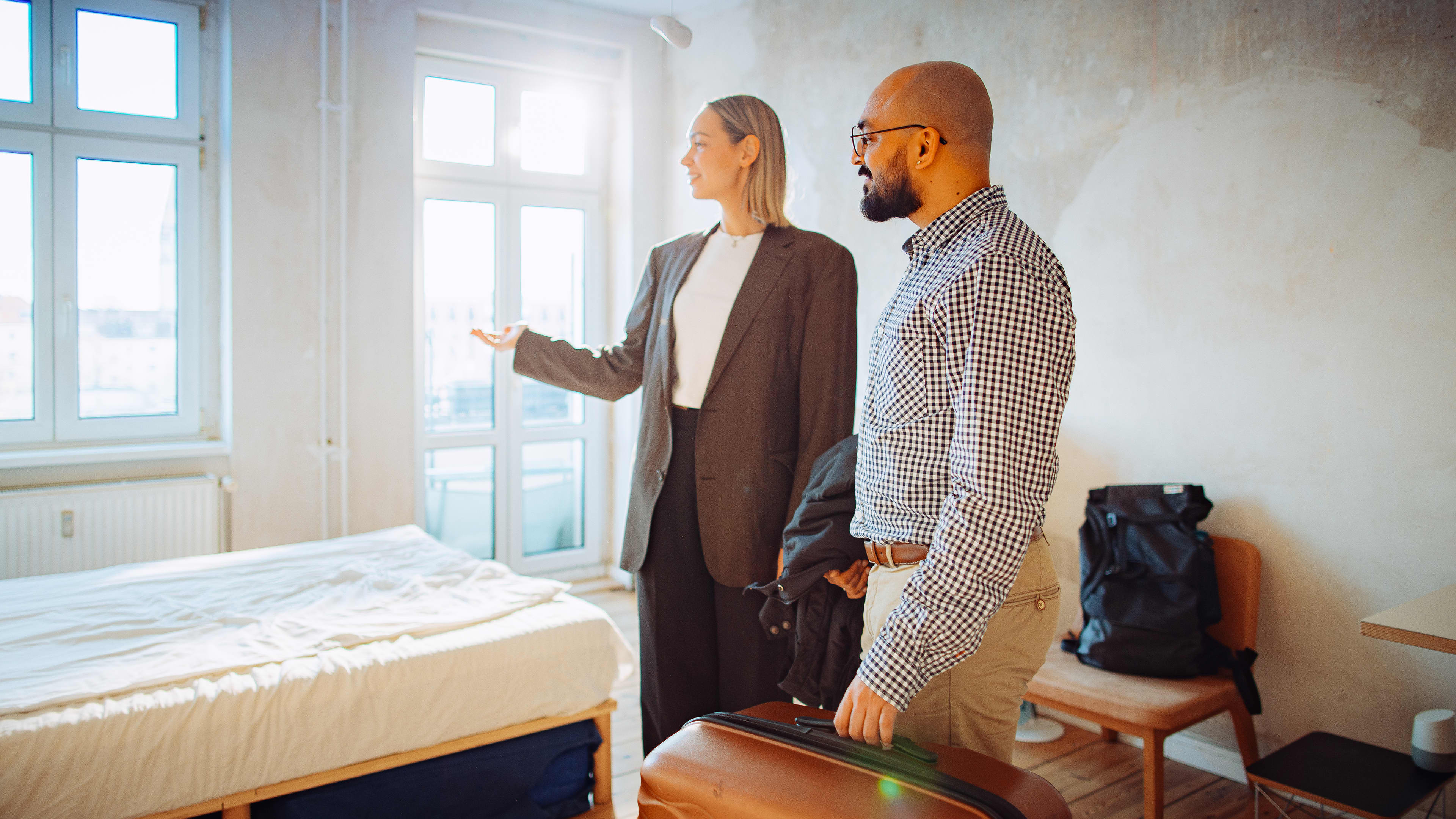 IU student and consultant in a student accommodation