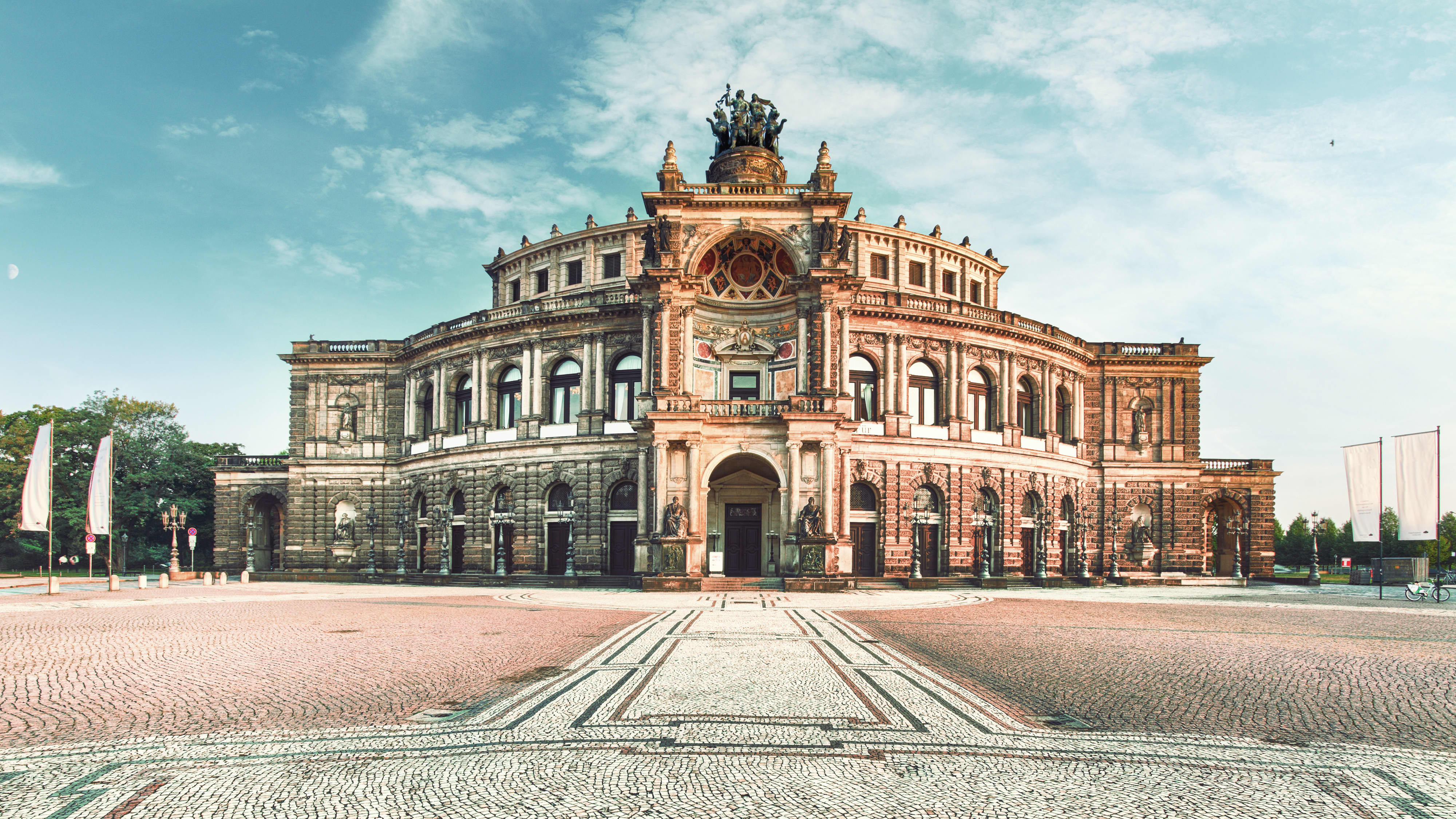 Titelbild auf Studienortseite "duales Studium Dresden": Stadtblick