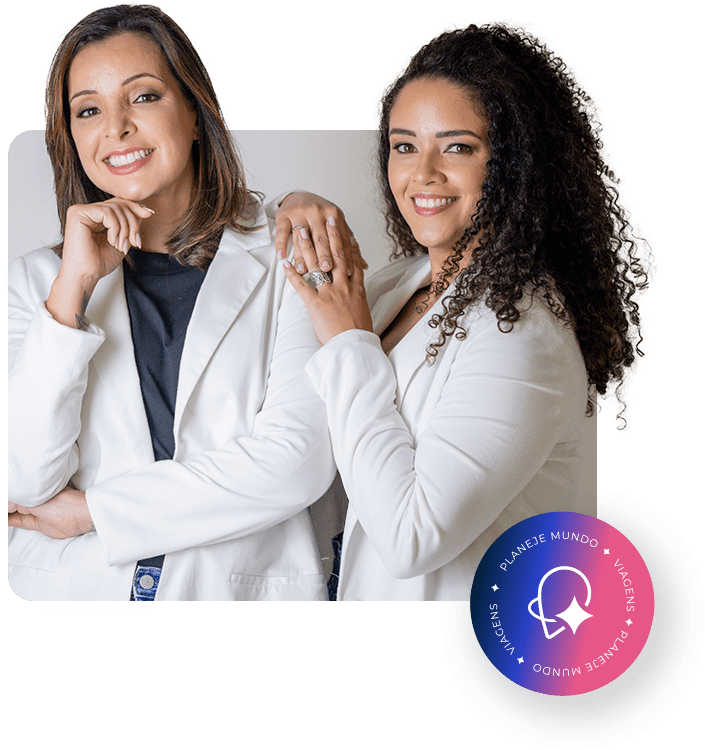 imagem com duas mulheres sorrindo