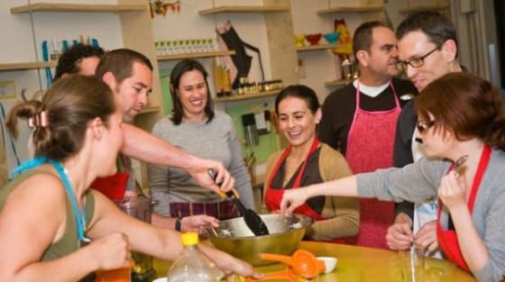 Holiday Cooking Classes Ease Stress of Cooking for Many