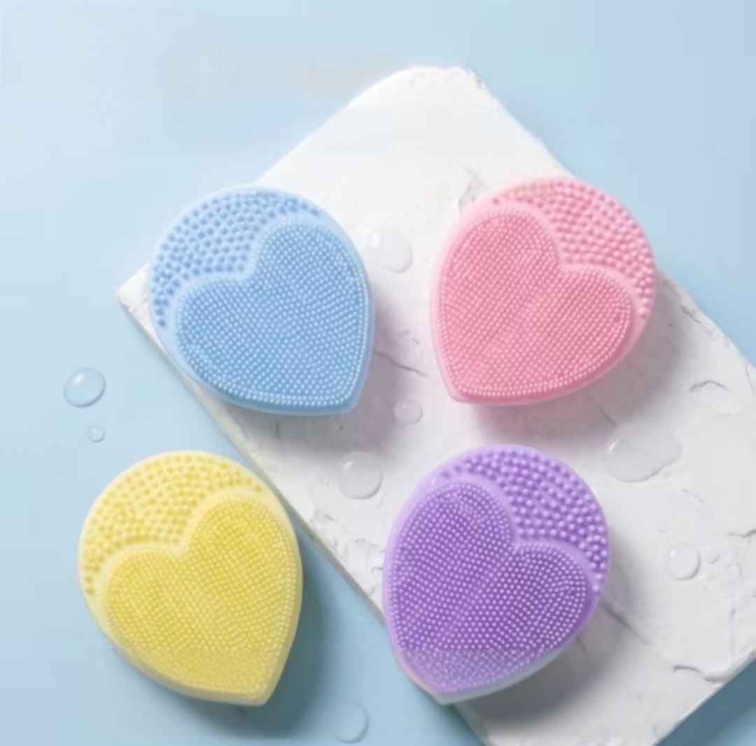 Cepillo Limpiador Facial de Silicona Corazón