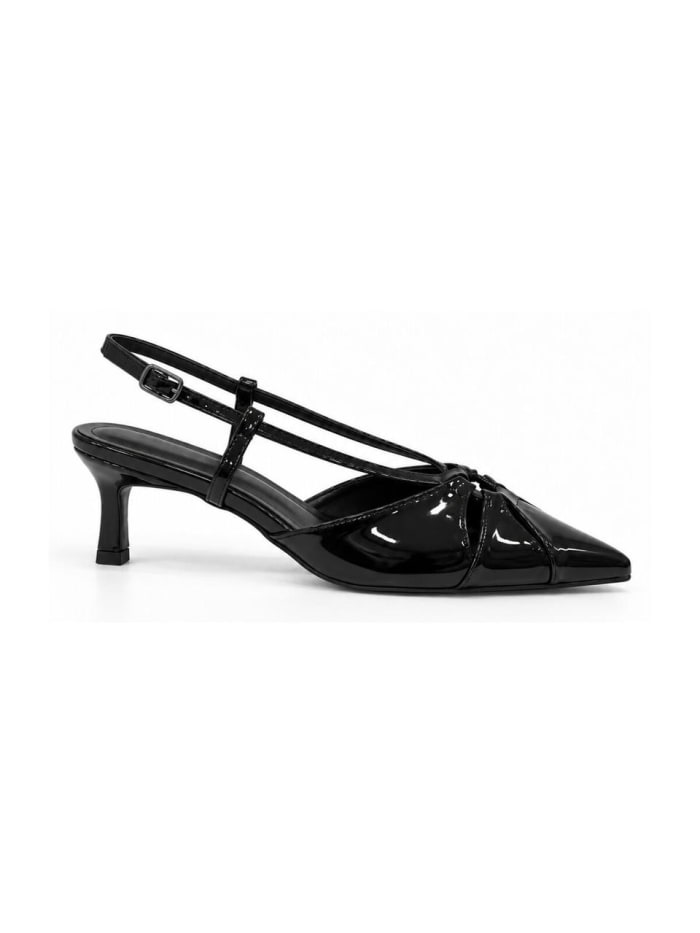 Roundy in Black