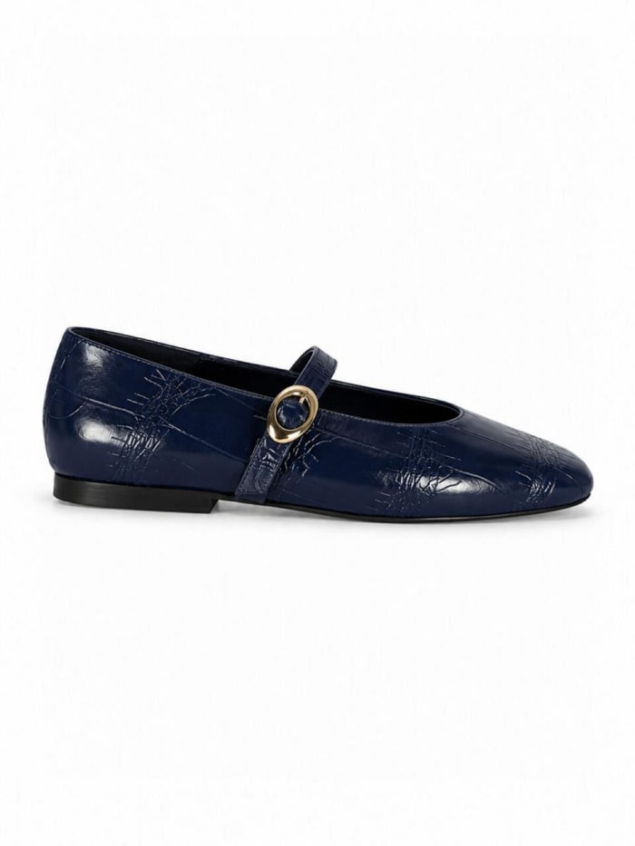 Vera in Navy