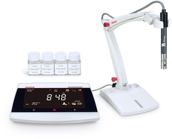 Ohaus AquaSearcher Conductivity Bench Meter