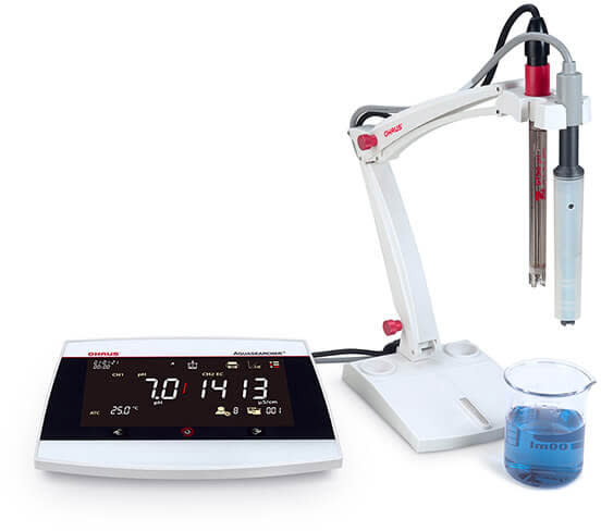 Ohaus AquaSearcher Multi-Parameter Bench Meter