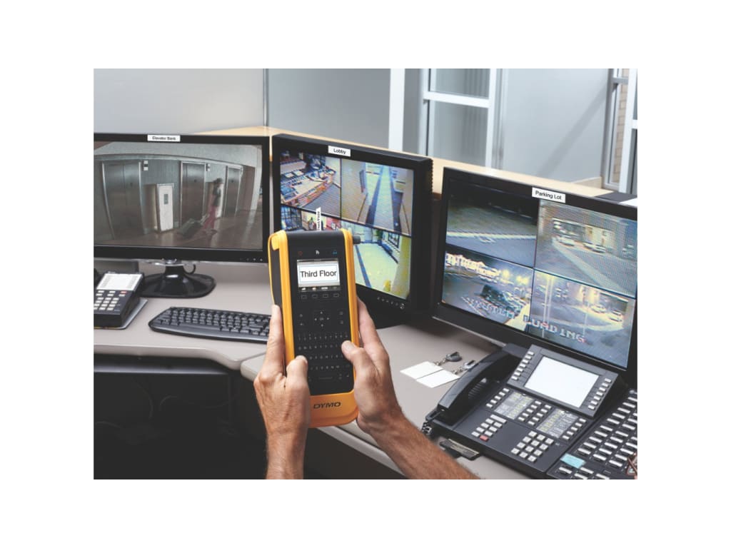 Dymo 1868814 XTL 300 Label Maker Kit TEquipment