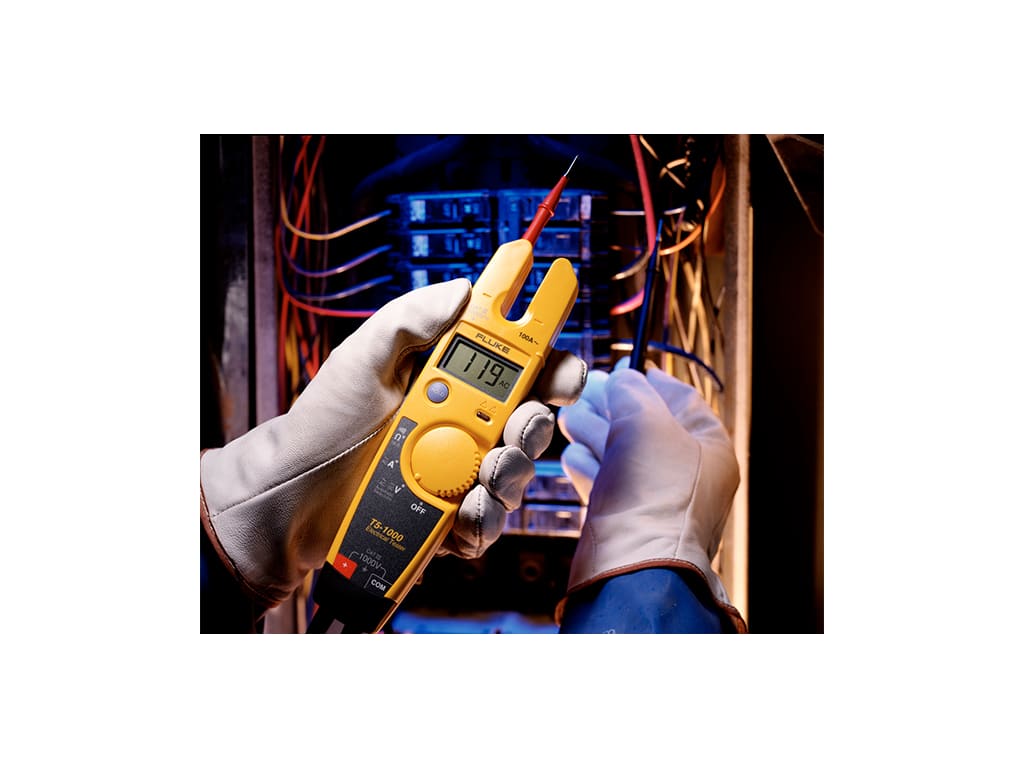 Fluke Clamp Meter, LCD, 100 A, 0.5 in (13 mm) Jaw Capacity, CAT III 1000V,  CAT IV 600V Safety Rating Fluke-T5-1000