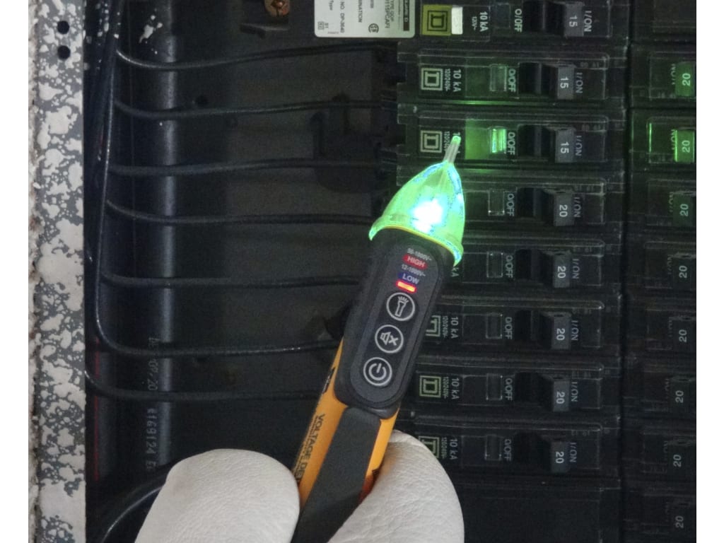 Ideal 61657 Dual Range 121000v AC NCVT with Flashlight TEquipment