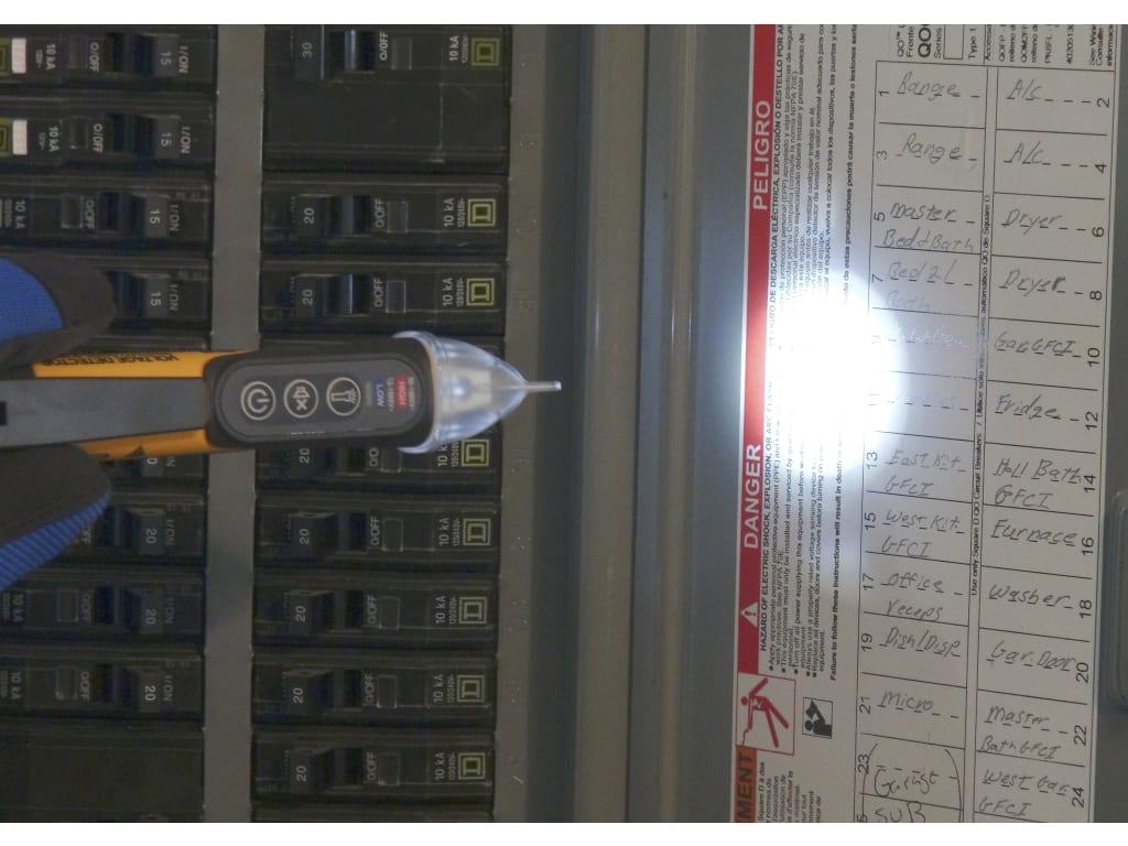 Ideal 61657 Dual Range 121000v AC NCVT with Flashlight TEquipment