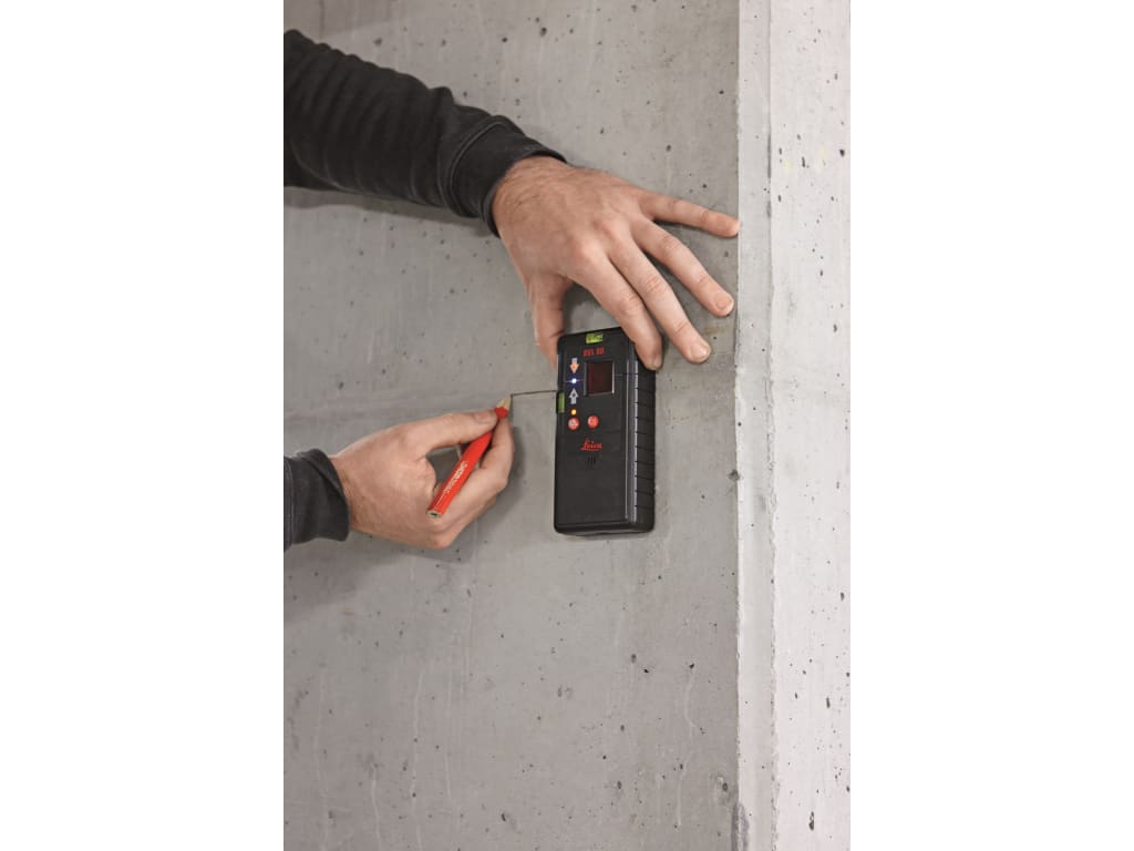 Leica RVL80 - Line Laser with Clamps and 9V Battery | TEquipment