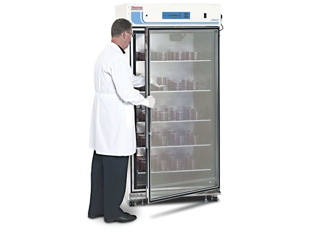 Thermo Scientific 3950, ReachIn Large Capacity CO2 Incubator TechEdu