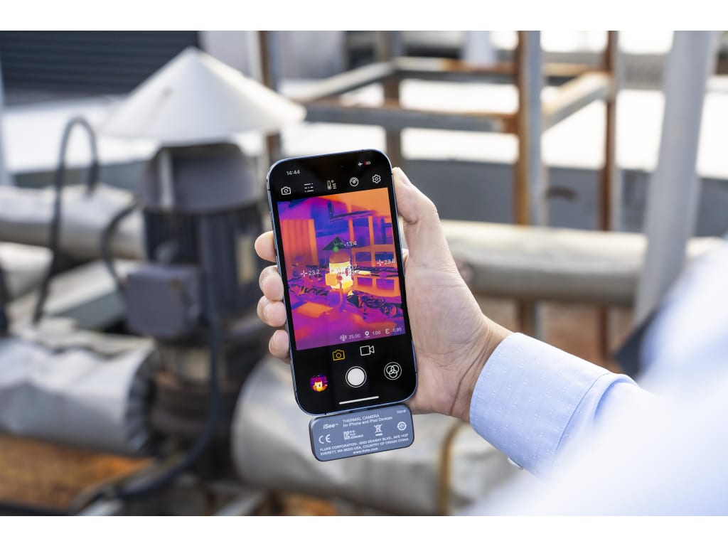 Fluke TC01B - iSee Mobile Thermal Camera for iOS Smartphones Fluke TC01B - iSee Mobile Thermal Camera for iOS Smartphones