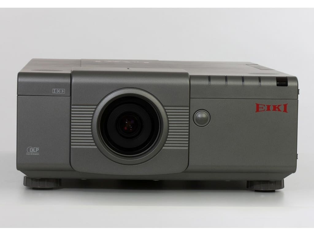 eiki 5000 lumen projector