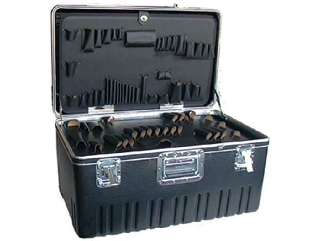 Platt tool case clearance