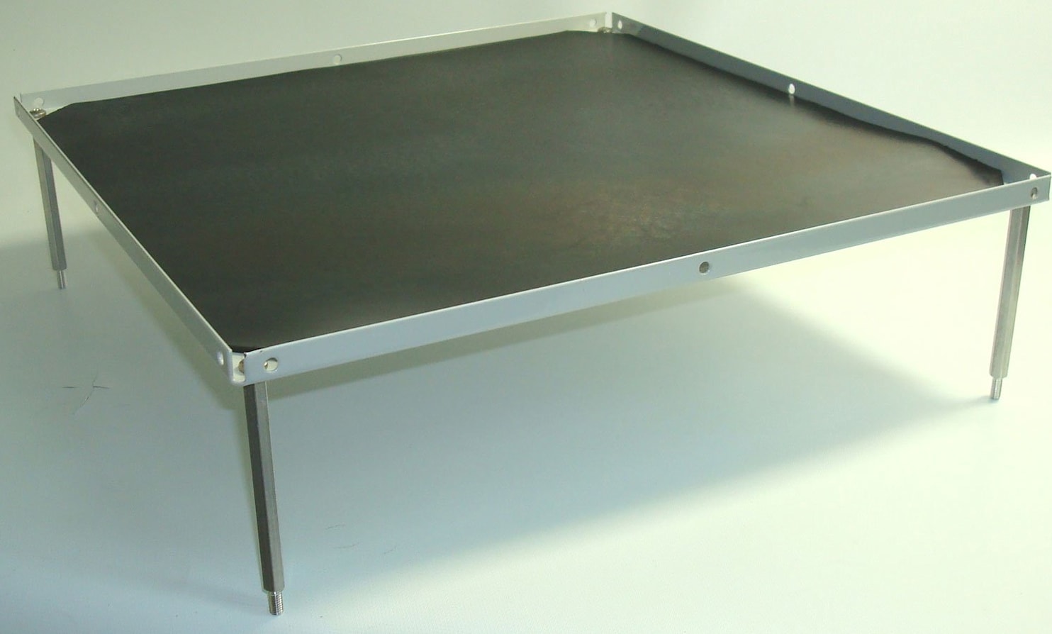 Benchmark BR1000-STACK Stacking platform, large 12x12 inch with flat mat (3.0inch separation)