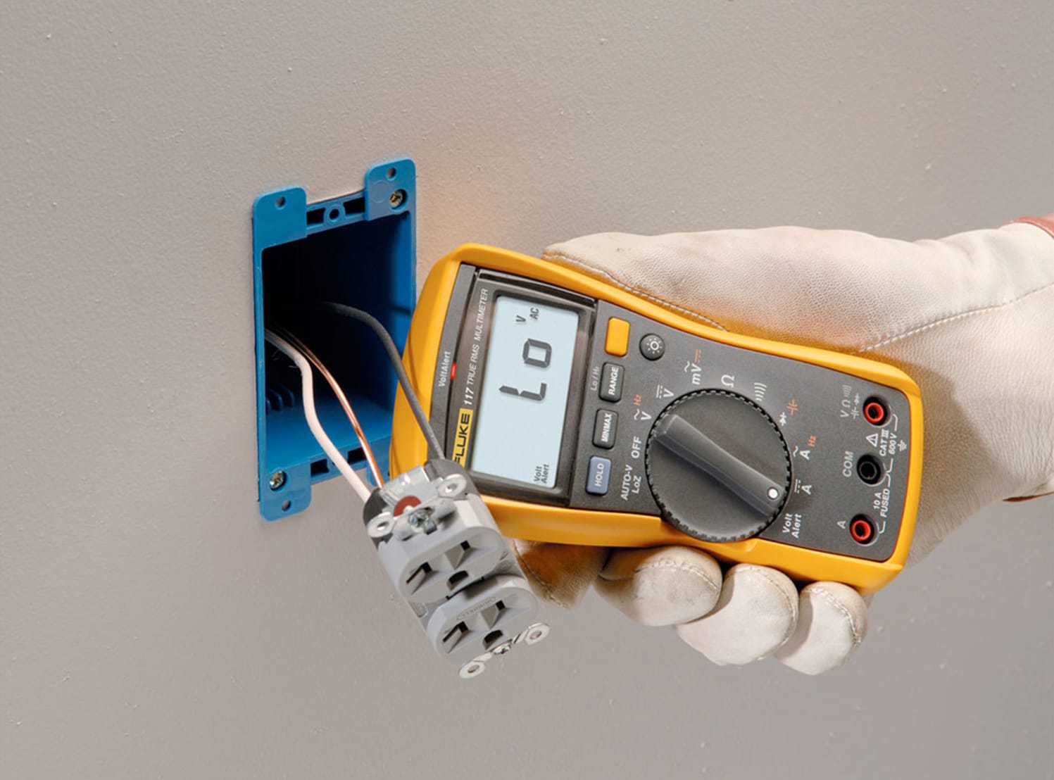 Fluke 117/C35 Electrician's Multimeter in Use