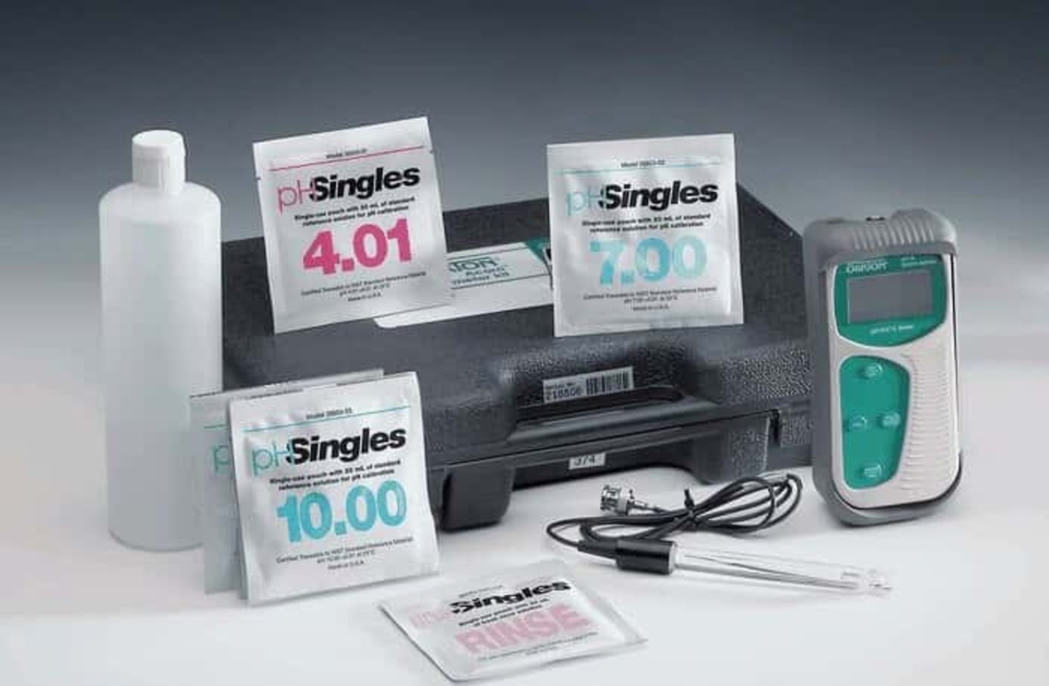 Oakton WD-35632-97 Carrying Case and Sample Bottles