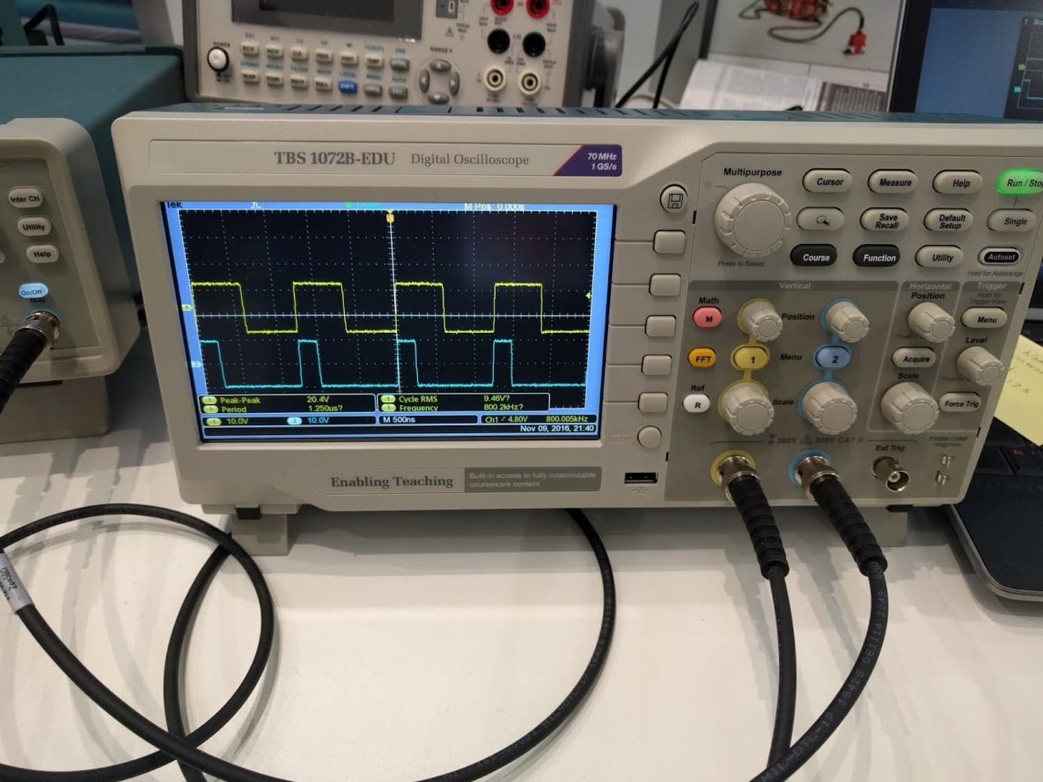 Tektronix TBS1072B-EDU Digital Oscilloscopes - Bandwidth: 70 Mhz, Channels: 2