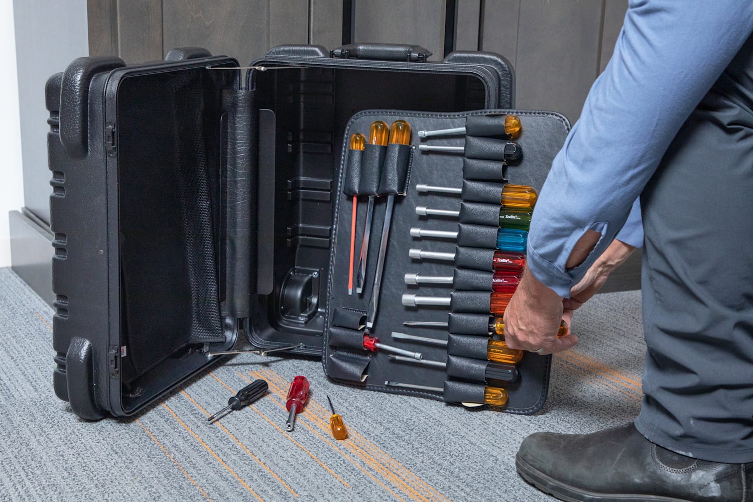 Xcelite TCMB100STW - 100 Series Wheeled Pro Tool Case (with tools