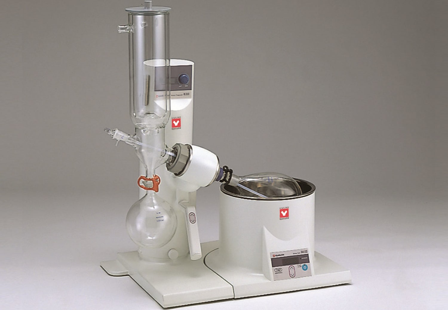 Yamato RE-301-CWV - Rotary Evaporator w/ VR300 Vacuum Regulator, BM500 Water Bath (4L) & Glassware Set C
