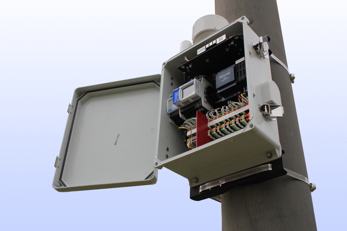 Powerside PQube3iaB-Rugged-Pole-Mount - PQube 3 Power Analyzer in IP44 Rugged Enclosure with Pole Mount Kit