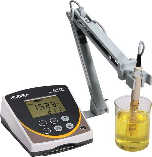 WD-35411-00_Oakton_CON_700_Benchtop_Meter_With_Probe_And_Stand_Main_View