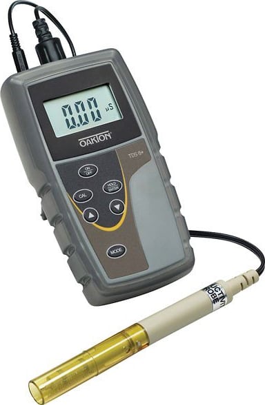 WD-35604-20_Oakton_TDS_6__Handheld_TDS_Meter_With_Probe_Main_View